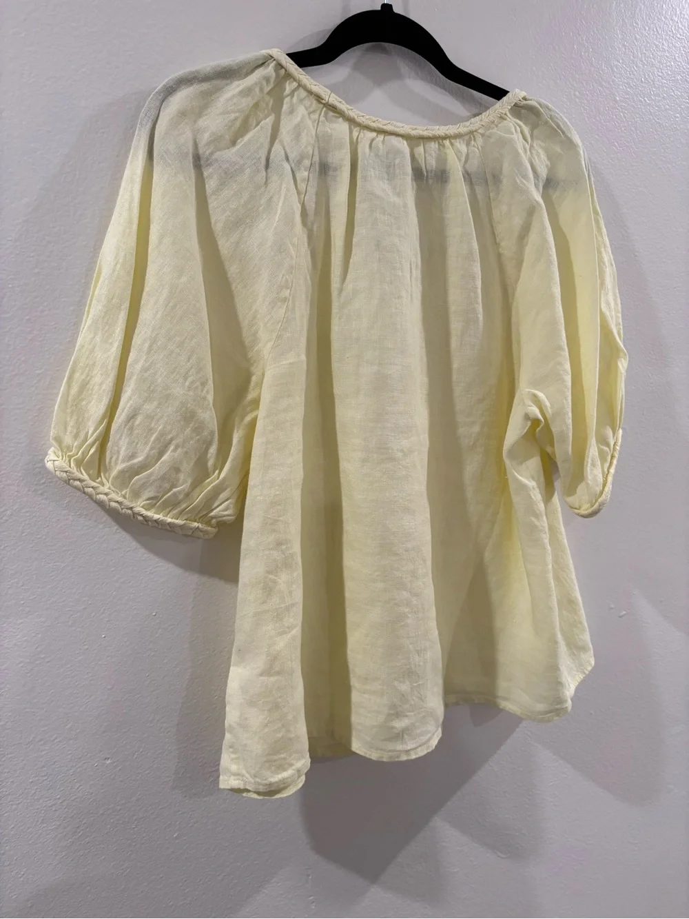 Lilly Pulitzer Pale Yellow Linen Puff-Sleeve Scoop Neck Top